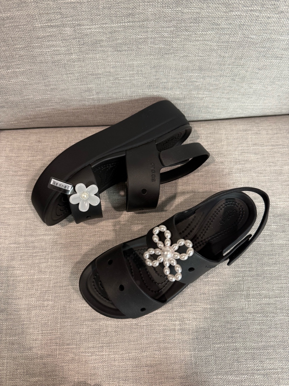 NWOT Crocs Brooklyn 4U Sandal Black W6